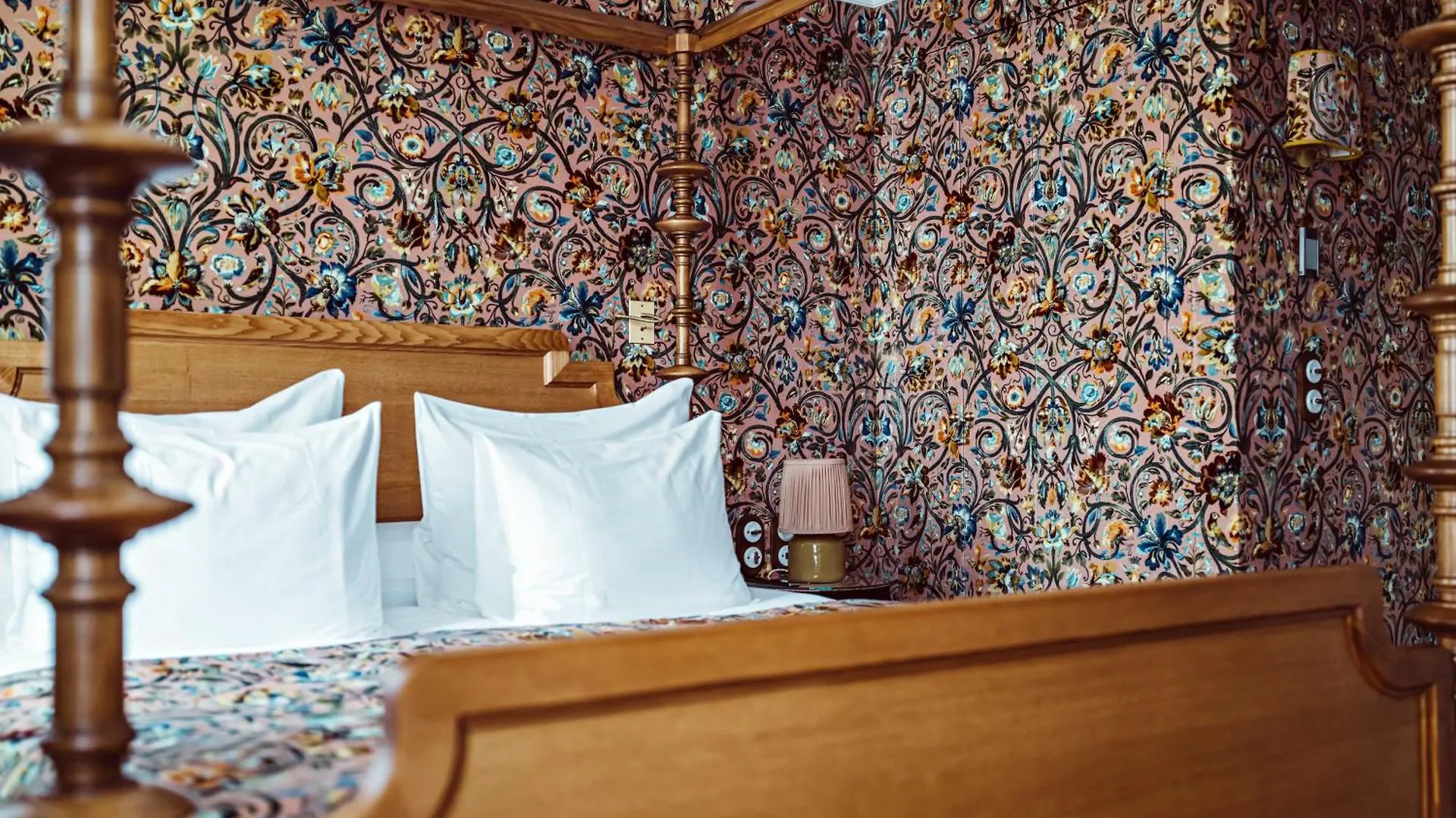 Hotel Eldorado Paris 4*,