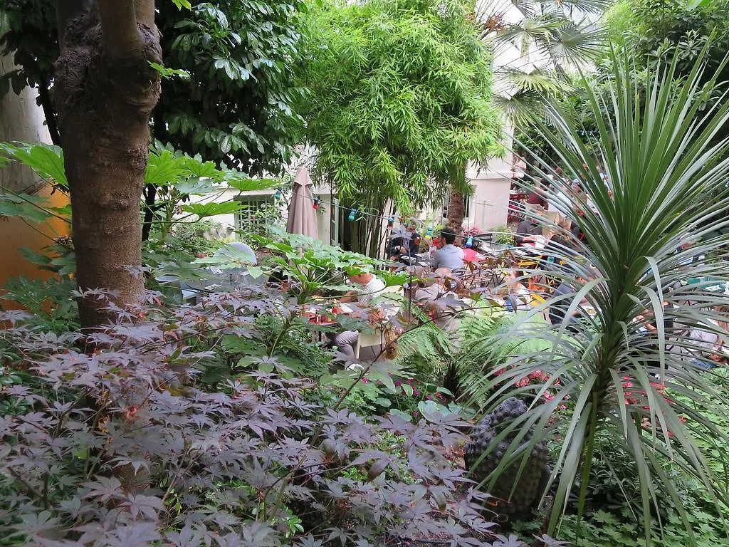 ****  Hotel Eldorado Paris France