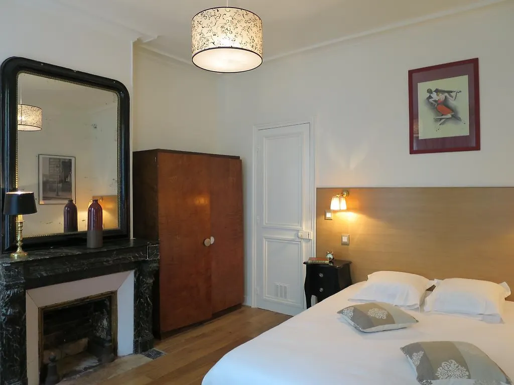 Hotel Eldorado Paris 4*,